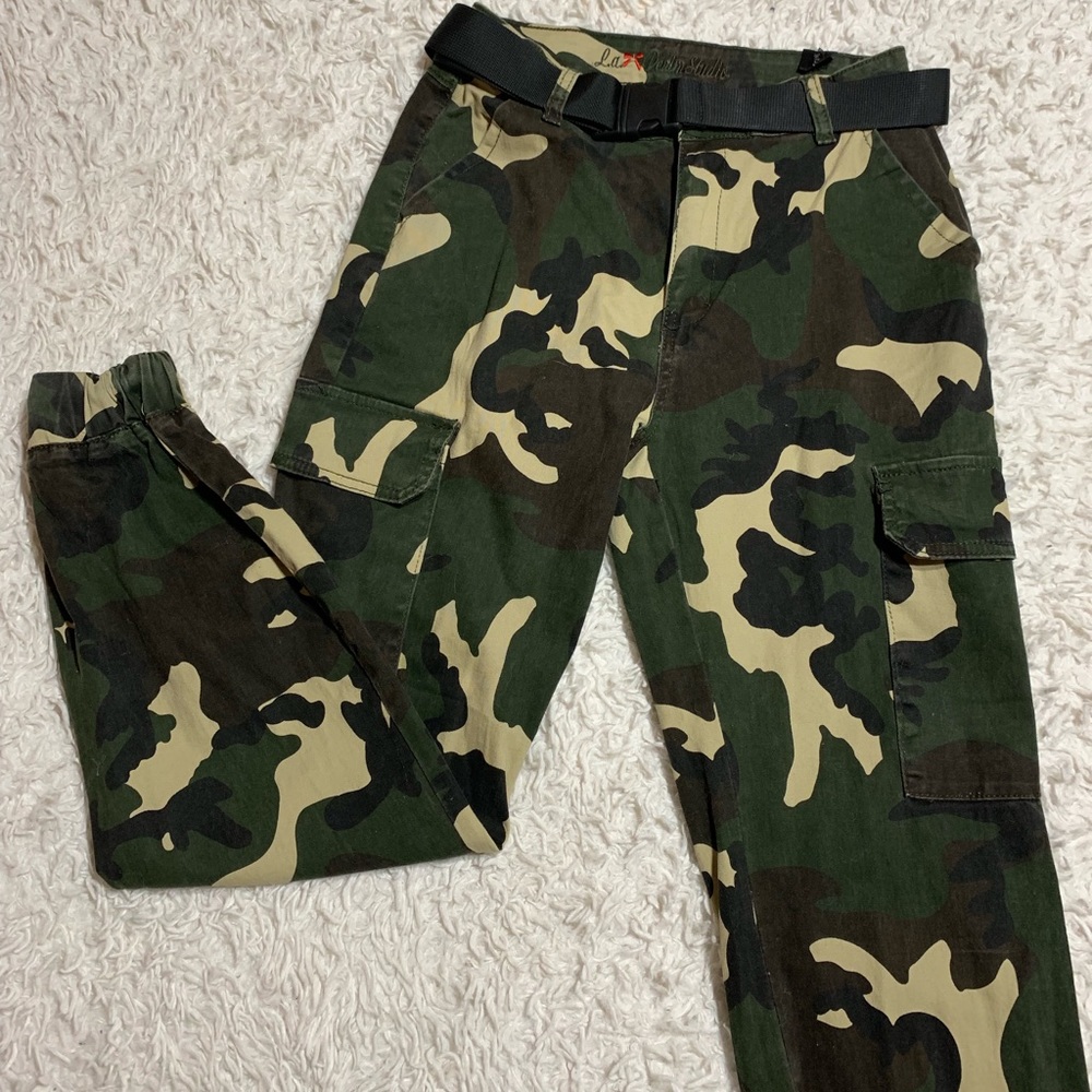 💚 La Denim Studio Cargo Jogger. Size SM